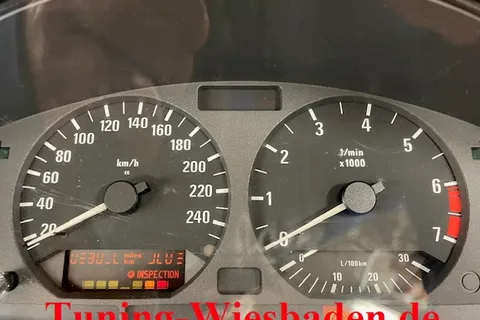 BMW E36 – Display Pixelfehler